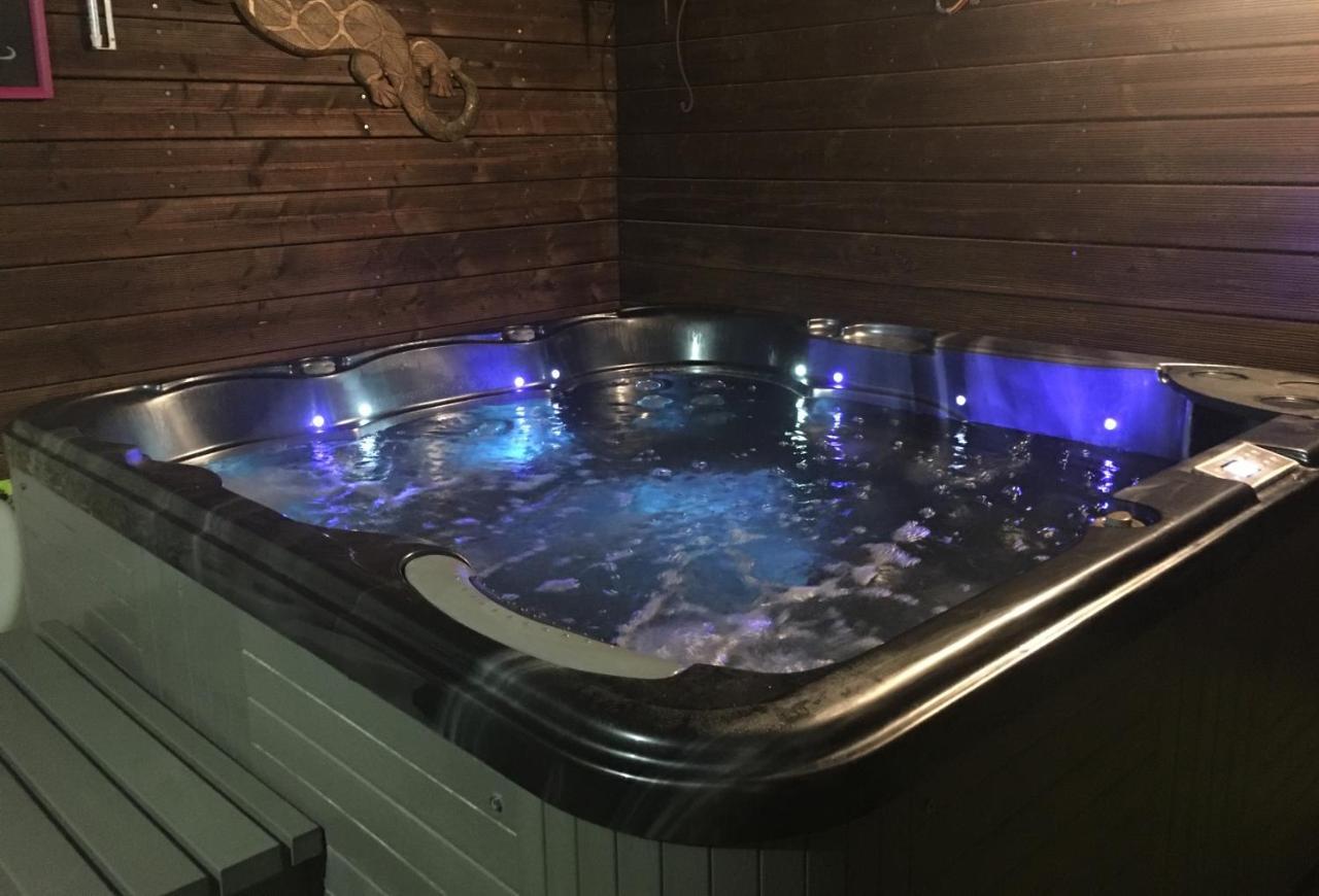 Jacuzzi Prive Chambre Et Table D Hotes 보베르 외부 사진